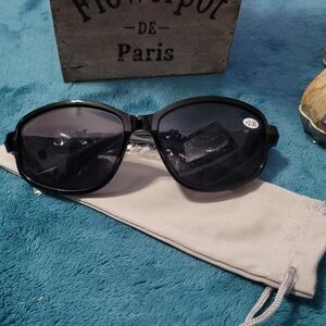 Stylish Women's Sunglasses With Readers 2.0 And Carrying Case NWT